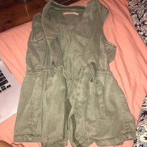ARMY GREEN FLOWY VEST